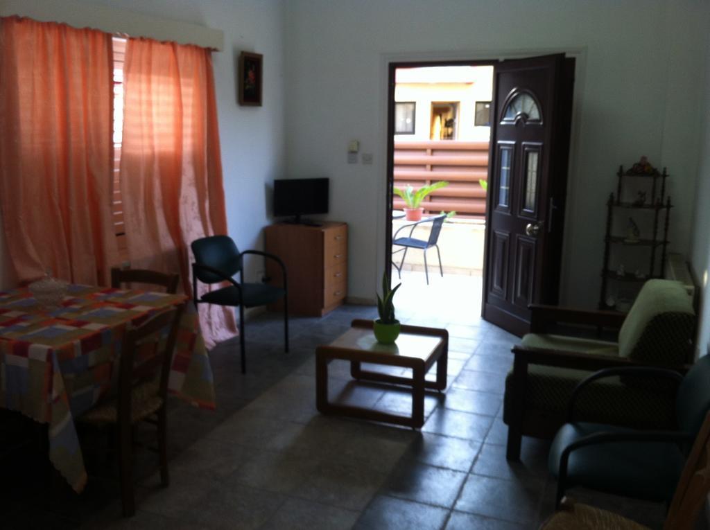 Valentinos House Villa Paphos Habitación foto